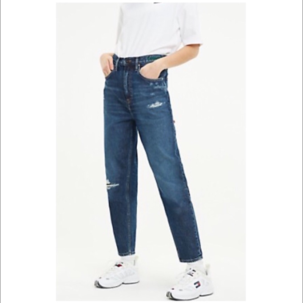 Tommy Hilfiger straight legged women’s jeans dark